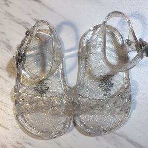 🌻Cute Old Navy jelly T strap sandals